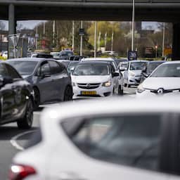 Pinksterweekend leidt tot drukke avondspits, op hoogtepunt ruim 950 kilometer file