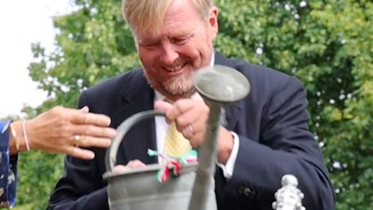 Foto bij Video | Koninklijke familie bezoekt geboorteplaats prins Claus op 100e geboortedag