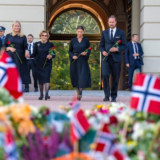Illustratie bij: Noorwegen schrapt importheffing op rozen na grote vraag rond uitvaart Harald