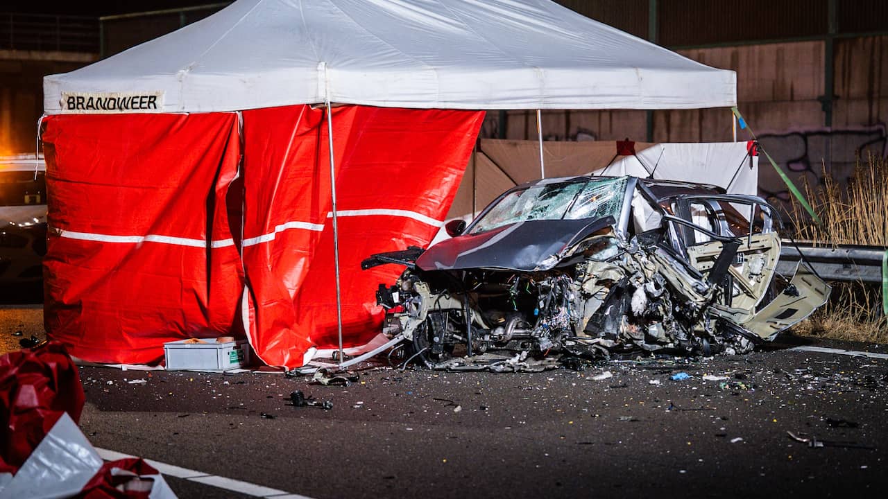 Spookrijdende vrouw (81) omgekomen bij zwaar ongeluk op A59 bij Waalwijk