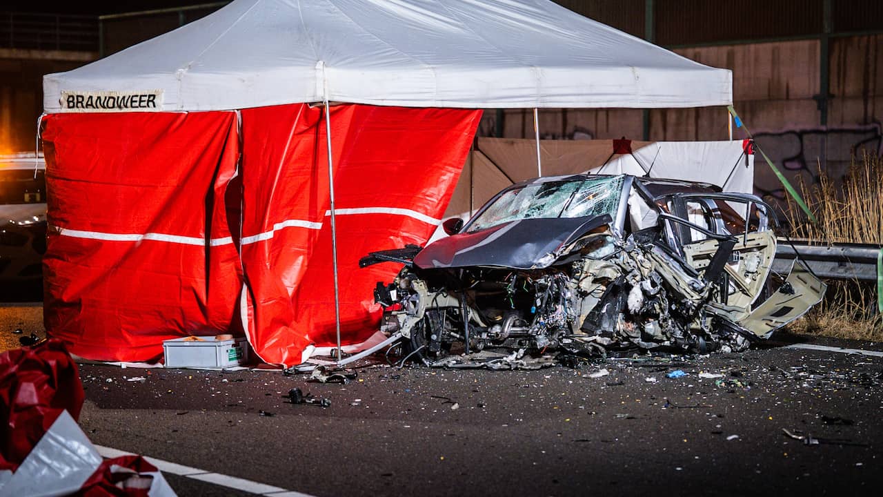 Spookrijdende vrouw (81) omgekomen bij zwaar ongeluk op A59 bij ...