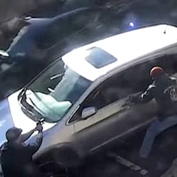 Video | Camerabeelden tonen hoe ICE-agent op man vuurt in New York