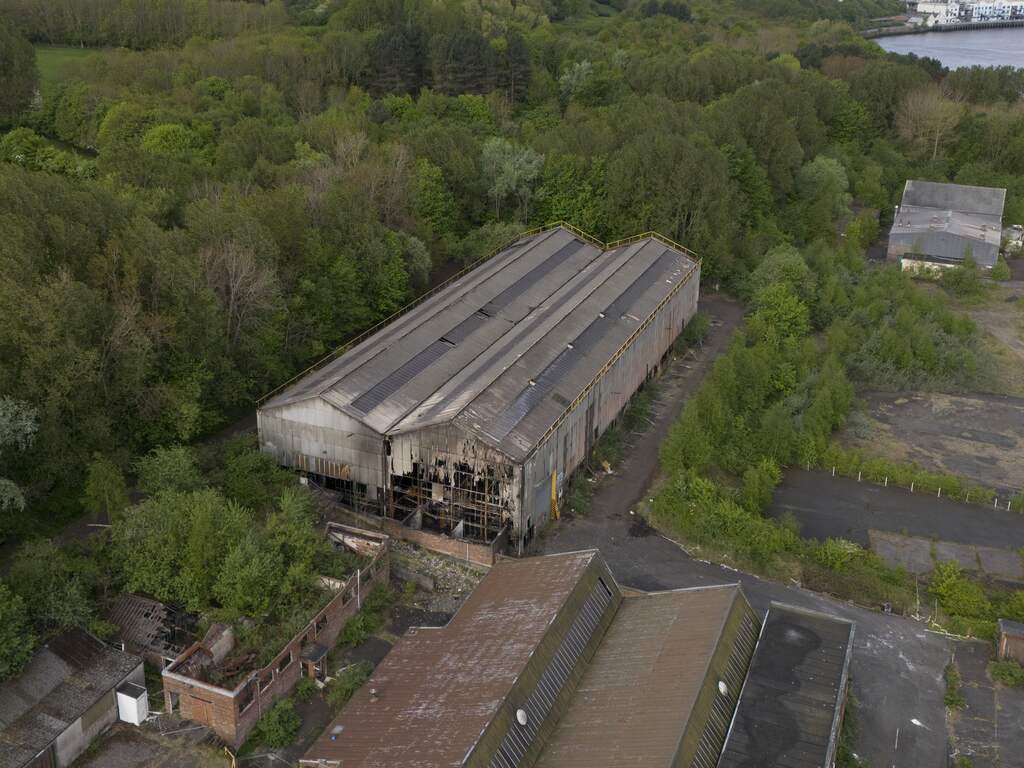Veertien Britse jongeren opgepakt na vondst van lichaam tiener bij brand