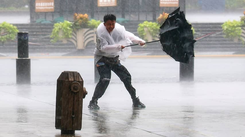 Meer dan miljoen Chinezen geëvacueerd vanwege tropische storm Dolphin