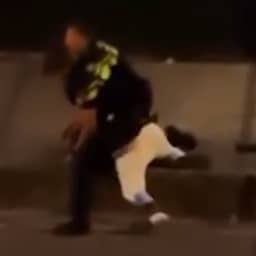 Video | Rotterdammer filmt vermeende arrestatie van man die kort daarna overleed