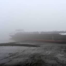 Vrachtschip loopt vast in dichte mist bij verlaten van haven Terneuzen