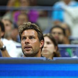 NU+ | Tenniscoach heeft onzeker bestaan: 'In voetbal krijgen ze zak geld mee'