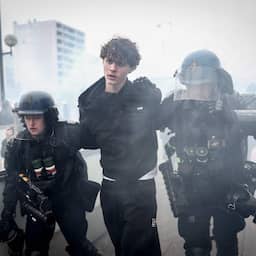 Live | Protesten Frankrijk | Traangas en arrestaties na rustige protestmars in Parijs