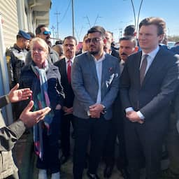 Minister Brekelmans biedt in Hawija excuses aan voor Nederlands bombardement