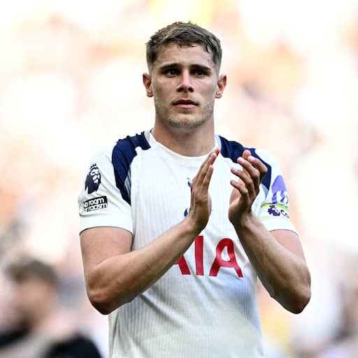 Micky van de Ven is nieuwe aanvoerder van Tottenham, maar mist competitiestart