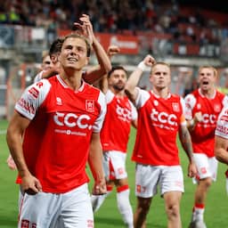 MVV evenaart droomstart van 1977, Vitesse lijdt pijnlijke nederlaag