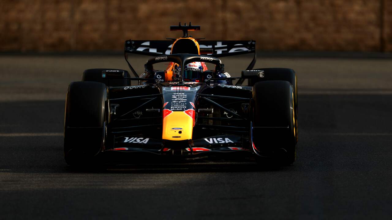 Foto bij Verstappen klokt derde tijd in tweede vrije training Bakoe, Russell razendsnel