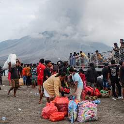 10.000 mensen moeten Indonesisch eiland voorgoed verlaten om actieve vulkaan