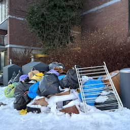 Gemeenten hebben moeite met afval ophalen: 'Alle zeilen bij door gladheid'