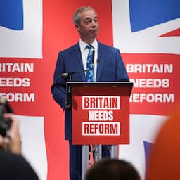 Brexit-boegbeeld Farage maakt onverwachte comeback in Britse politiek