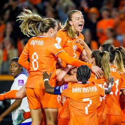 Gehavende Oranjevrouwen stunten met zege op Frankrijk in jacht op WK-ticket