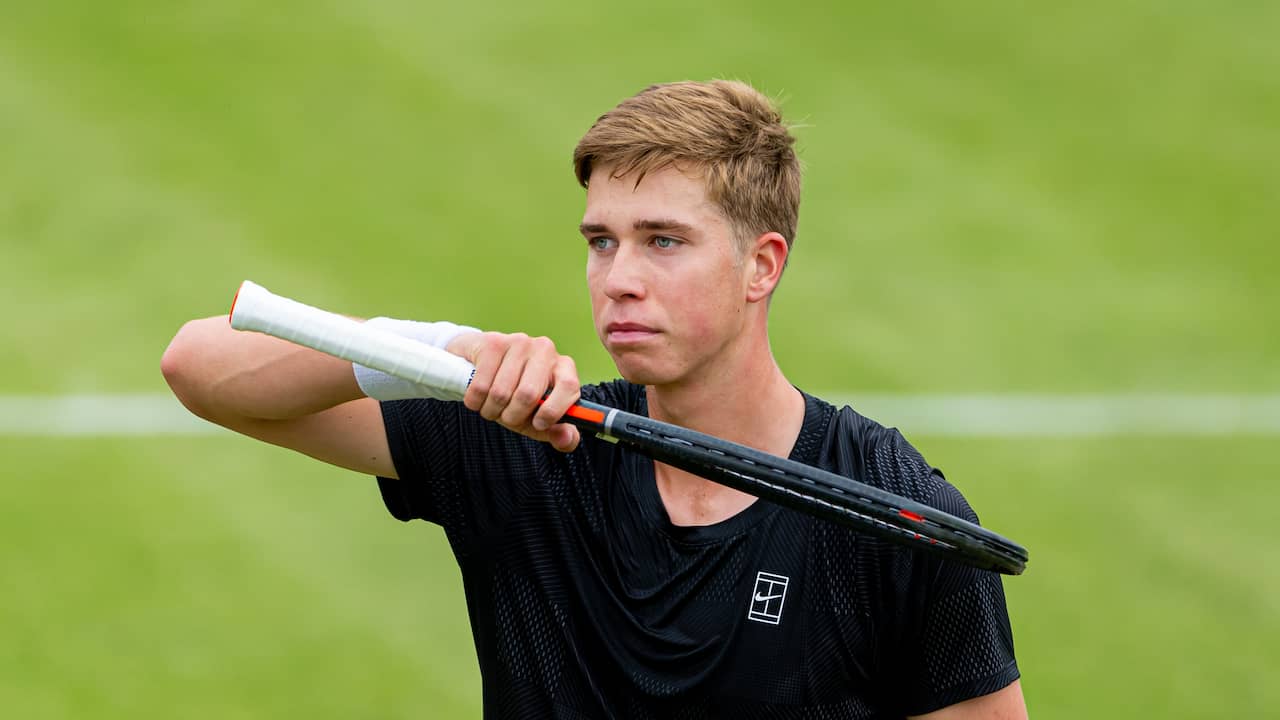 Tennistalent Boogaard (17) kan nét niet stunten tegen Medvedev in Rosmalen
