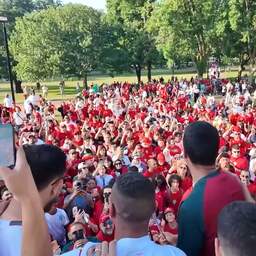Video | Fans van Marokko bereiden zich in Boston met vuurwerk voor op kwartfinale
