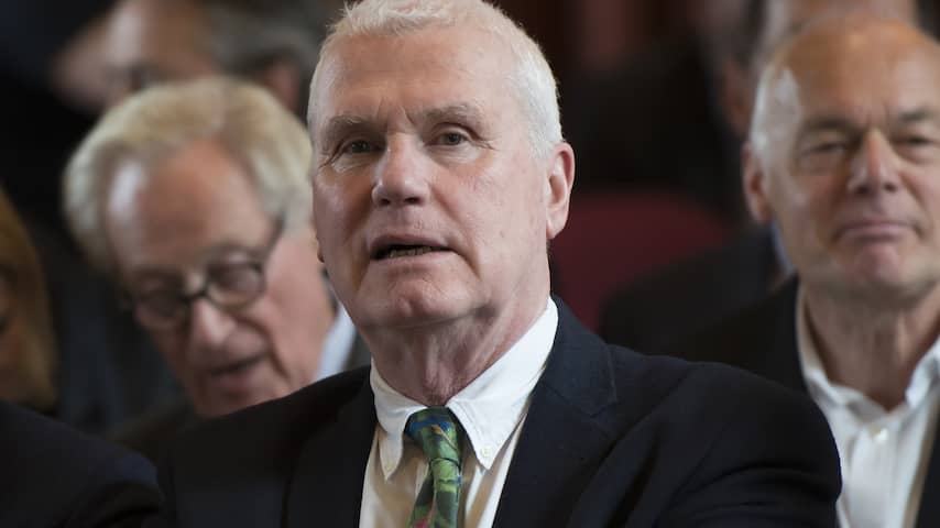 Adriaan van Dis wil 'scandaleus boek' liever na zijn dood uitbrengen