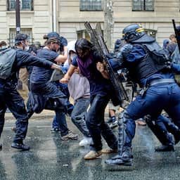 Franse politie onderzoekt 'oorlogsgeweld' tegen jongeren bij onderwijsprotesten