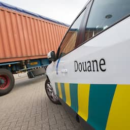 Douaniers opgepakt vanwege computervredebreuk en schenden ambtsgeheim