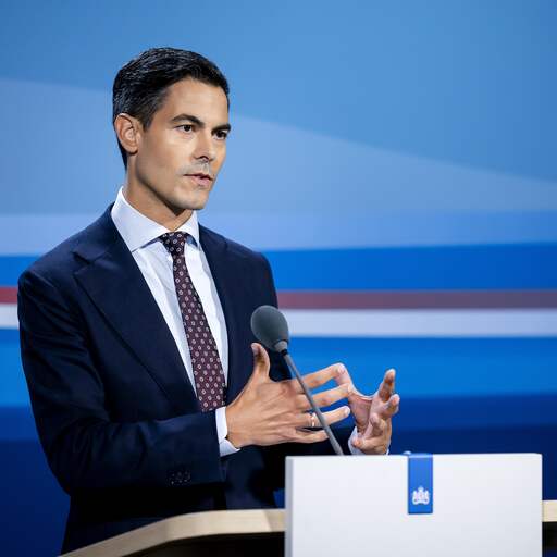 Illustratie bij: Overasselt drukt kabinet met neus op feiten: 'Maar Nederland is geen narcostaat'