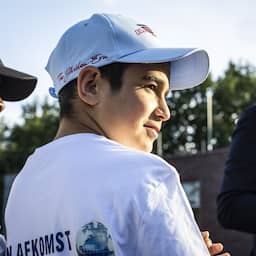 Amsterdammer Mikael (12) en zijn moeder toch niet uitgezet naar Armenië