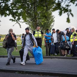 Gronings dorp Warffum vangt vanaf morgen vier nachten asielzoekers Ter Apel op