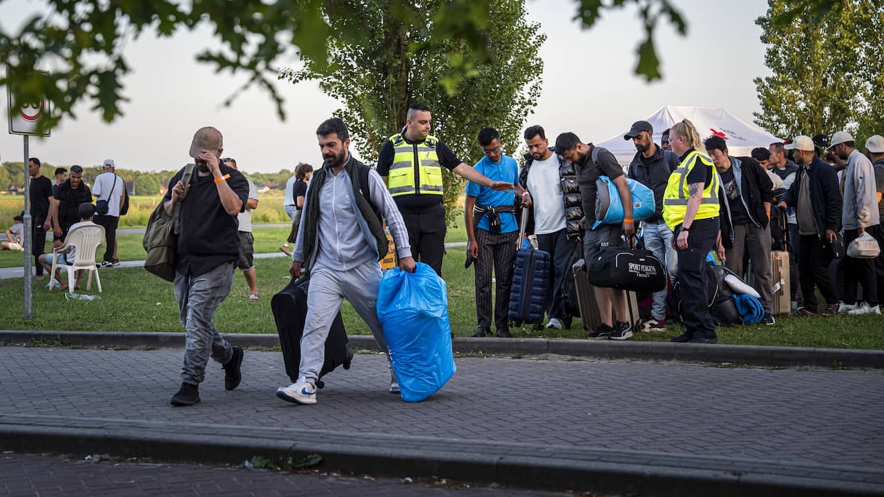 Warffum vangt vanaf donderdag vier nachten asielzoekers Ter Apel op