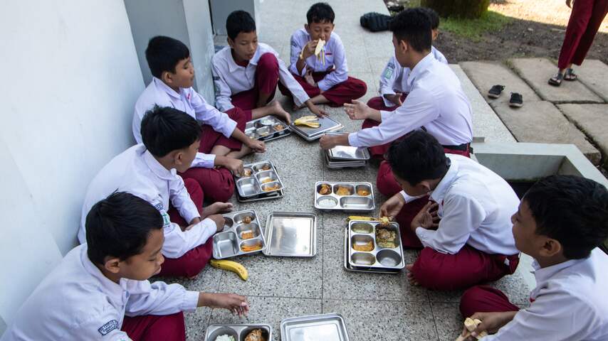 Foto bij Ongeveer tweeduizend mensen in Indonesië ziek door gratis schoolmaaltijden