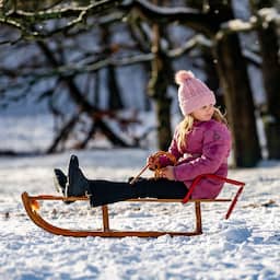 Code geel wegens gladheid en sneeuw in hele land verlengd tot dinsdagochtend
