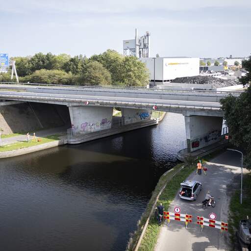 Illustratie bij: Files op N-wegen bij Nijkerk bij eerste ochtendspits na onverwachte sluiting A28